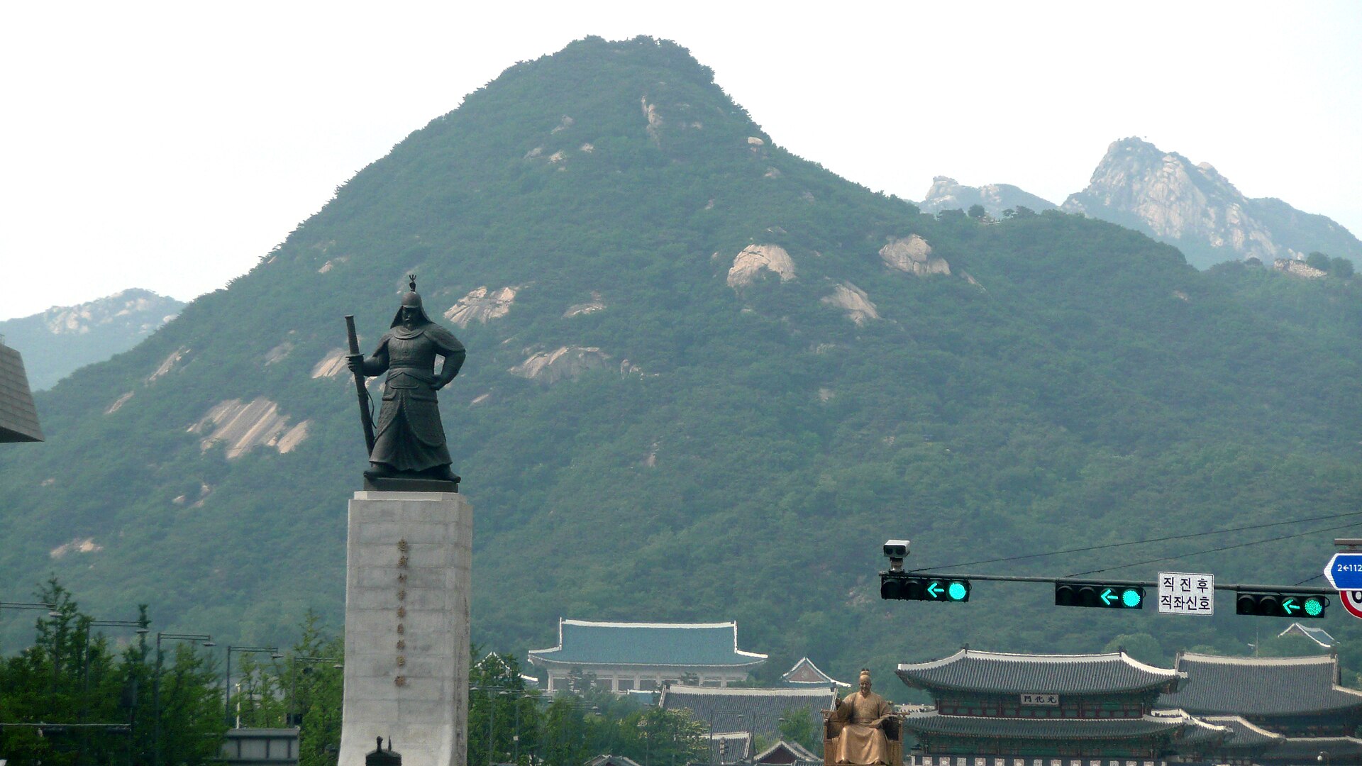 The statue of Admiral Yi Sun-sin in armour on Gwanghwamun Square, Seoul